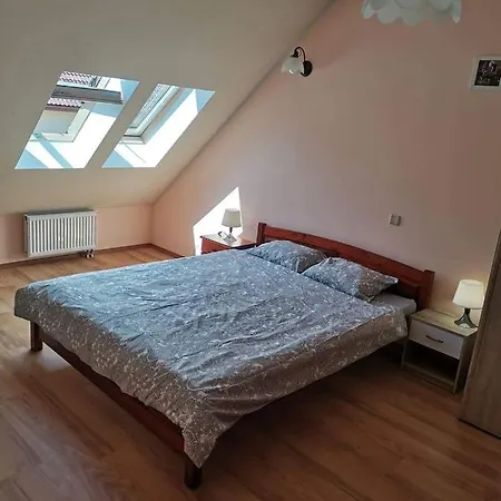 Boczna 9 *